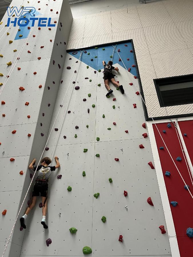 Hotel Wr Sport & - Centrum Sportu I Rozrywki *